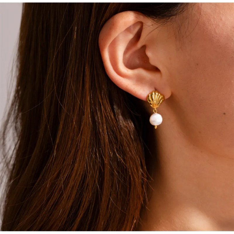 Oorbellen 'Bohemian Pearl Shell', Verguld met 14-karaats Goud Oorbellen 'Bohemian Pearl Shell', Verguld met 14-karaats Goud