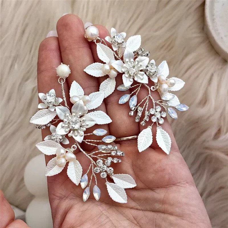 Handgefertigte Hochzeitsohrringe mit Strasssteinen Rubia