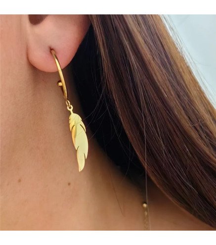 Oorbellen 'Feather' met Delicaat Veerontwerp, Verguld met 14-karaats Goud