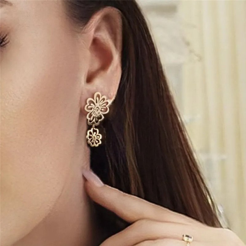 Boucles d'oreilles 'Ajour Flowers' en Forme de Fleurs, Plaqué Or Léger