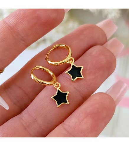 Boucles d'oreilles 'Black Stars on Hoop' avec Étoiles Noires, Plaqué Or 14k