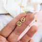 Boucles d'oreilles 'Ajour Double Hearts' en Forme de Cœurs Doubles Ajurés, Plaqué Or 14k Boucles d'oreilles 'Ajour Double Hearts' en Forme de Cœurs Doubles Ajurés, Plaqué Or 14k
