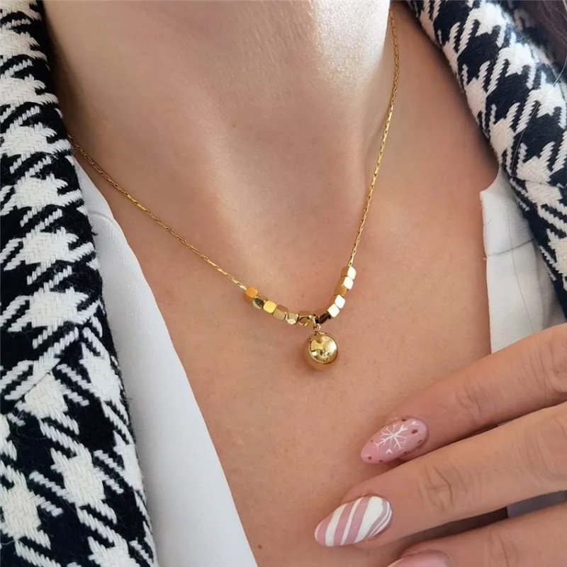 Collier 'Lindo' avec Pendentifs Géométriques, Plaqué Or 14k Collier 'Lindo' avec Pendentifs Géométriques, Plaqué Or 14k